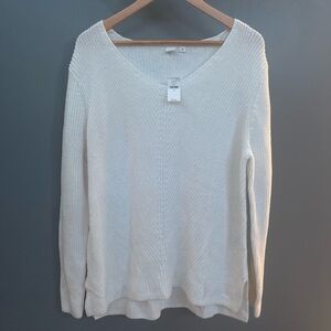 GAP Off-White Chunky V-Neck Sweater with Retail Tag